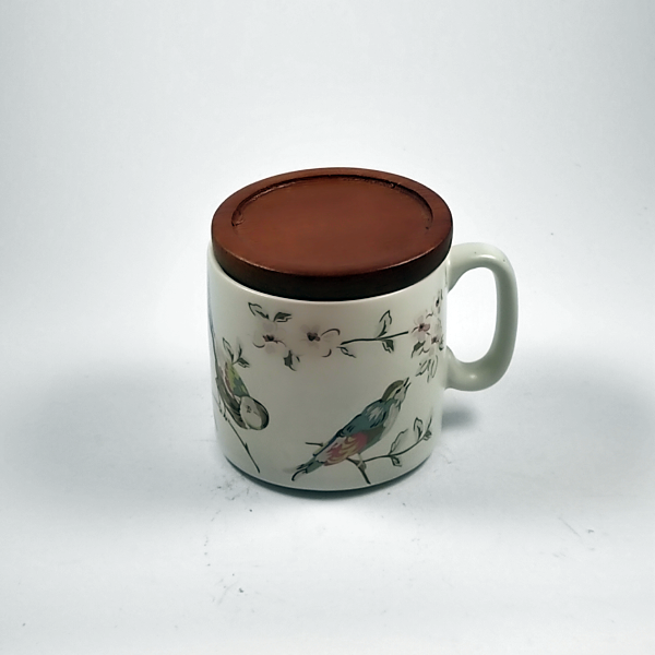 Κουπάκι με ξύλινο καπάκι