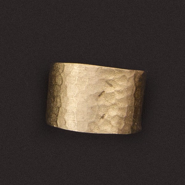 Χειροποίητη σφυρήλατη φαρδιά βέρα