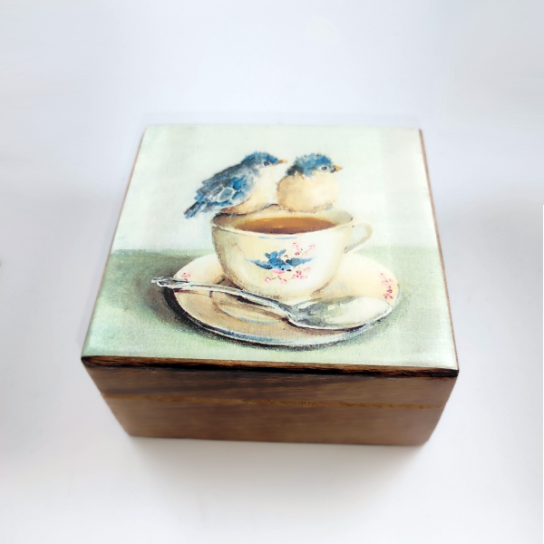 Ξύλινο κουτί με πουλάκια